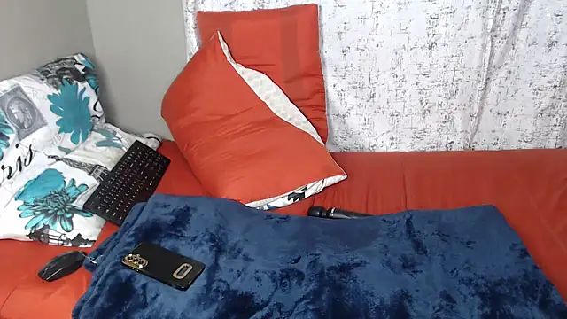 Snapshot of Lunalee chatting on January 12, 2026, 10:14 pm Lunalee online show from January 12, 2026, 10:14 pm