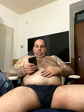 Snapshot of Roma84000 chatting on September 19, 2025, 9:41 pm Roma84000 online show from September 19, 2025, 9:41 pm