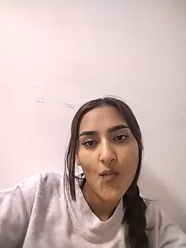 Snapshot of emilyvalencia_1 chatting on April 25, 2026, 5:43 am emilyvalencia 1 online show from April 25, 2026, 5:43 am