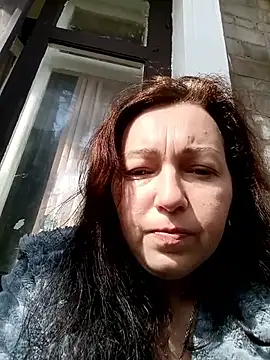 DanaNeon online show from April 9, 2026, 6:52 am