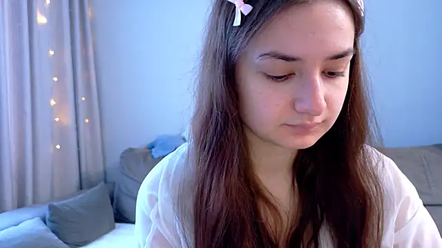 Lelia Vibe online show from November 17, 2025, 7:34 am