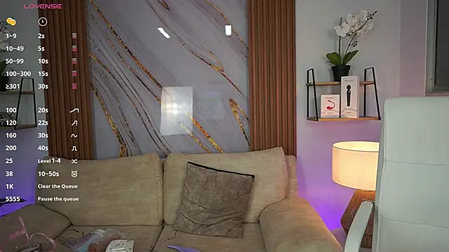 MilaCrave online show from September 29, 2025, 11:49 am