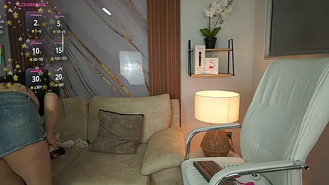 MilaCrave online show from October 3, 2025, 11:34 am