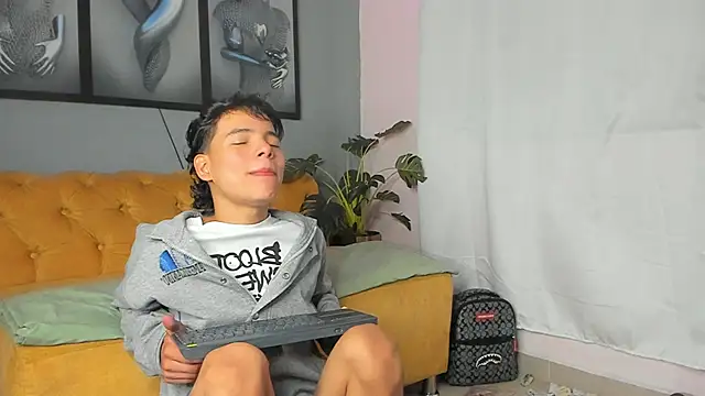 Snapshot of camillo_virgil chatting on November 11, 2025, 10:54 am camillo virgil online show from November 11, 2025, 10:54 am