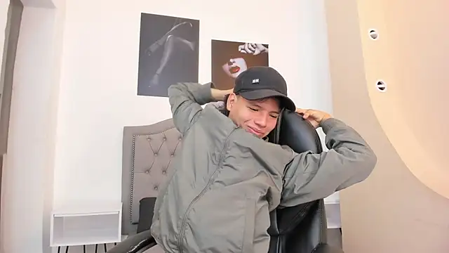 Snapshot of camillo_virgil chatting on September 9, 2025, 11:08 am camillo virgil online show from September 9, 2025, 11:08 am