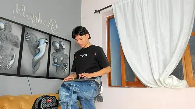 Snapshot of camillo_virgil chatting on December 3, 2025, 10:58 am camillo virgil online show from December 3, 2025, 10:58 am