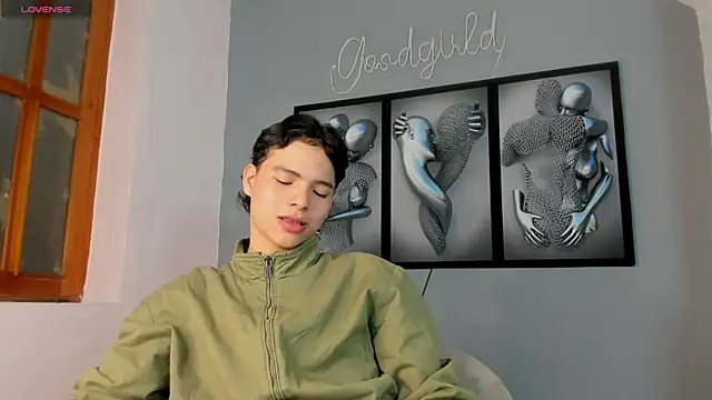 Snapshot of camillo_virgil chatting on October 11, 2025, 11:00 am camillo virgil online show from October 11, 2025, 11:00 am