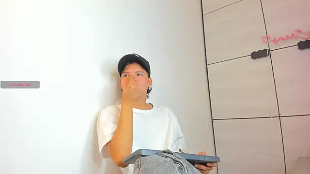 Snapshot of camillo_virgil chatting on September 24, 2025, 10:55 am camillo virgil online show from September 24, 2025, 10:55 am