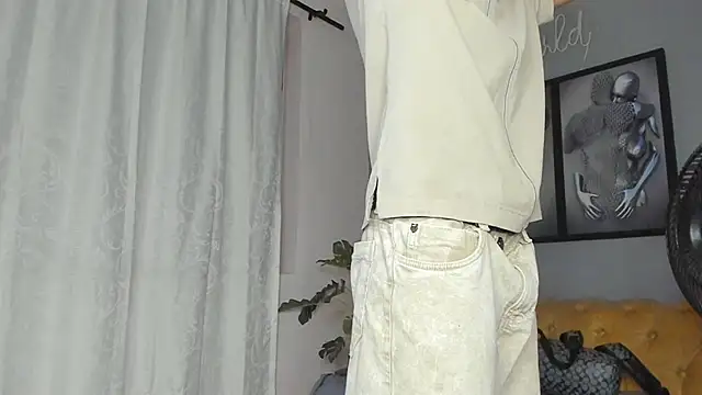 Snapshot of camillo_virgil chatting on December 15, 2025, 11:16 am camillo virgil online show from December 15, 2025, 11:16 am