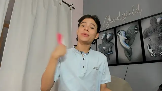 Snapshot of camillo_virgil chatting on October 15, 2025, 10:56 am camillo virgil online show from October 15, 2025, 10:56 am