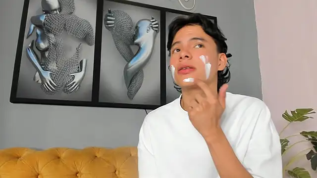 Snapshot of camillo_virgil chatting on November 21, 2025, 11:09 am camillo virgil online show from November 21, 2025, 11:09 am