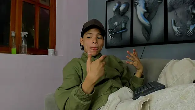 Snapshot of camillo_virgil chatting on October 12, 2025, 11:00 am camillo virgil online show from October 12, 2025, 11:00 am