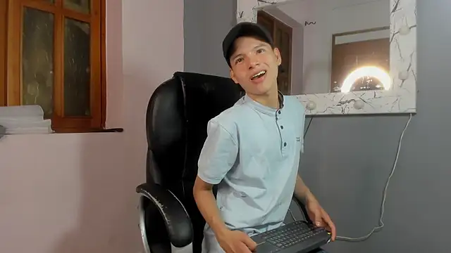 Snapshot of camillo_virgil chatting on September 27, 2025, 10:54 am camillo virgil online show from September 27, 2025, 10:54 am