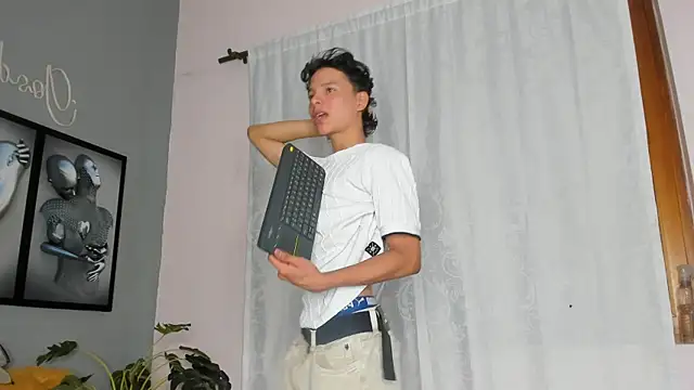 Snapshot of camillo_virgil chatting on November 28, 2025, 10:48 am camillo virgil online show from November 28, 2025, 10:48 am