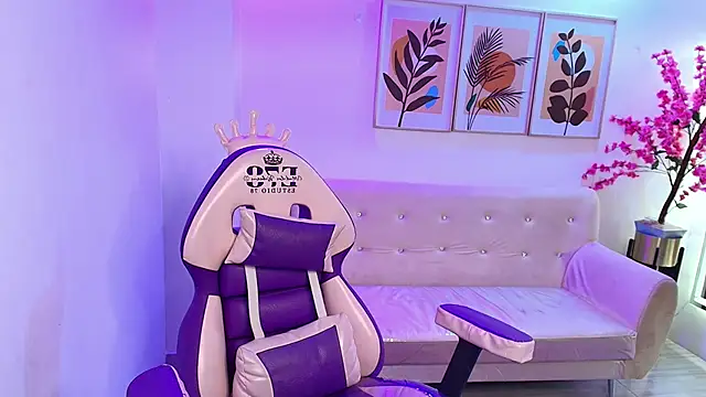 Anie johnson online show from September 28, 2025, 7:04 am