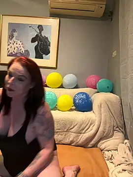 Snapshot of Island_Siren chatting on November 8, 2025, 10:35 pm Island Siren online show from November 8, 2025, 10:35 pm