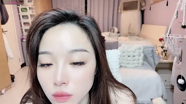 Snapshot of Y2Luvk chatting on October 29, 2025, 9:47 pm Y2Luvk online show from October 29, 2025, 9:47 pm