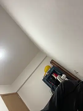 Snapshot of Y2Luvk chatting on February 16, 2026, 8:18 pm Y2Luvk online show from February 16, 2026, 8:18 pm