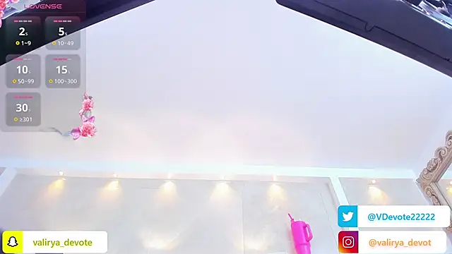 Snapshot of valirya_devote chatting on November 28, 2025, 10:59 am valirya devote online show from November 28, 2025, 10:59 am