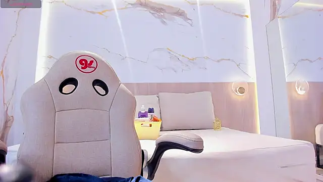 Snapshot of valirya_devote chatting on October 24, 2025, 3:16 am valirya devote online show from October 24, 2025, 3:16 am