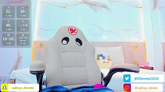 Snapshot of valirya_devote chatting on November 15, 2025, 3:21 am valirya devote online show from November 15, 2025, 3:21 am