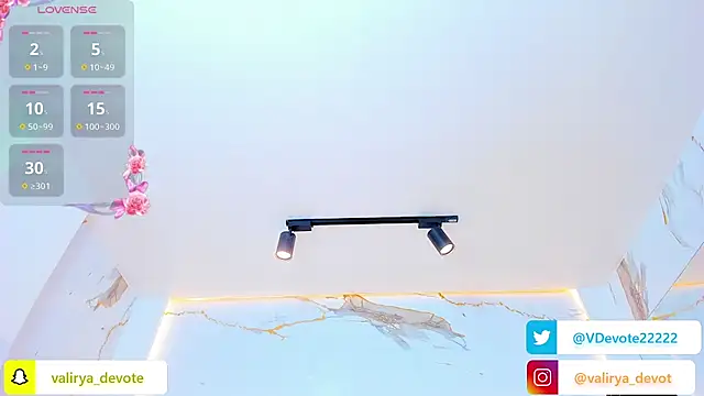 Snapshot of valirya_devote chatting on December 1, 2025, 3:18 am valirya devote online show from December 1, 2025, 3:18 am