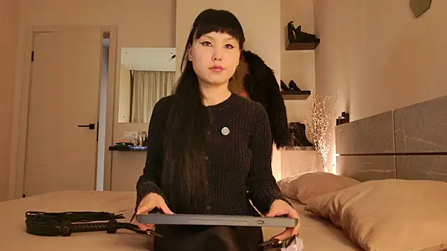 Snapshot of PurpleD1va chatting on November 17, 2025, 8:13 pm PurpleD1va online show from November 17, 2025, 8:13 pm