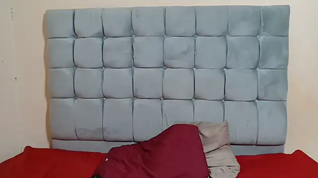 Snapshot of curveAss222 chatting on November 28, 2025, 3:23 pm curveAss222 online show from November 28, 2025, 3:23 pm