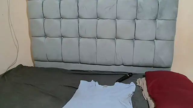 Snapshot of curveAss222 chatting on November 25, 2025, 2:45 am curveAss222 online show from November 25, 2025, 2:45 am