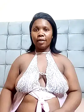 Snapshot of curveAss222 chatting on October 30, 2025, 4:04 pm curveAss222 online show from October 30, 2025, 4:04 pm