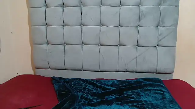 Snapshot of curveAss222 chatting on November 26, 2025, 2:50 pm curveAss222 online show from November 26, 2025, 2:50 pm