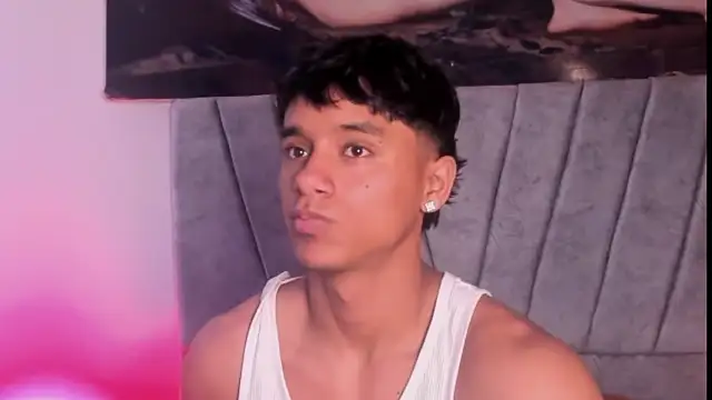 Snapshot of ZYZZ1312 chatting on November 28, 2025, 4:40 pm ZYZZ1312 online show from November 28, 2025, 4:40 pm