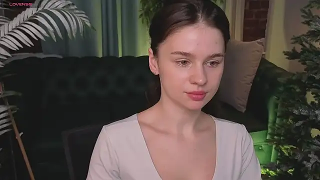 Snapshot of Olivia_Farrell chatting on December 2, 2025, 1:02 pm Olivia Farrell online show from December 2, 2025, 1:02 pm