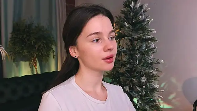 Snapshot of Olivia_Farrell chatting on December 5, 2025, 1:10 pm Olivia Farrell online show from December 5, 2025, 1:10 pm