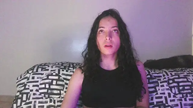 Snapshot of aliceclair_ chatting on October 28, 2025, 6:12 am aliceclair  online show from October 28, 2025, 6:12 am