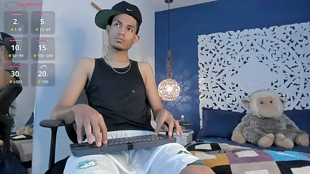 Snapshot of Adonis_WB chatting on September 19, 2025, 9:35 am Adonis WB online show from September 19, 2025, 9:35 am