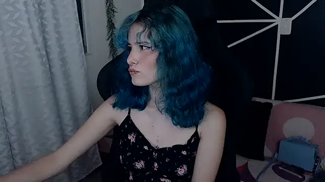 Snapshot of LITTLENAMI_ chatting on October 10, 2025, 11:27 pm LITTLENAMI  online show from October 10, 2025, 11:27 pm