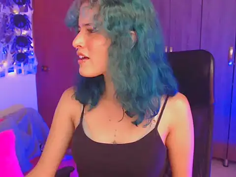 Snapshot of LITTLENAMI_ chatting on October 14, 2025, 8:09 pm LITTLENAMI  online show from October 14, 2025, 8:09 pm