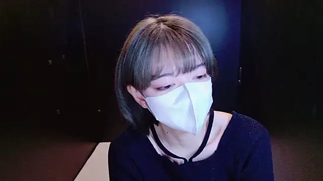 Azusa DoMybest online show from November 12, 2025, 3:32 am