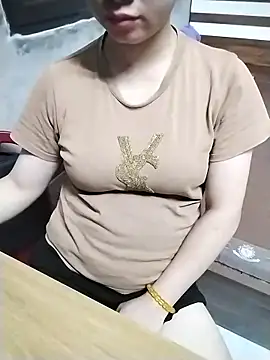 Mie rose online show from April 15, 2026, 2:28 am