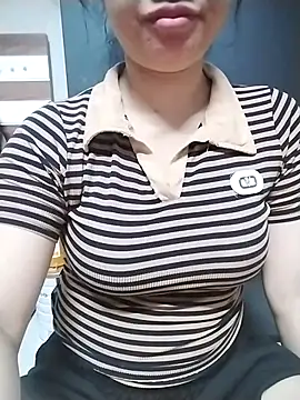 Mie rose online show from April 18, 2026, 1:35 pm