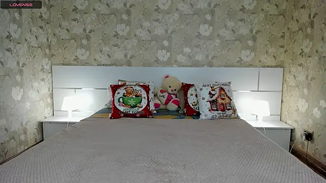 mishapallmer online show from December 15, 2025, 6:41 am