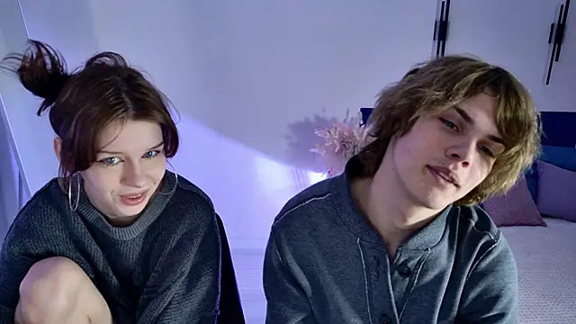 Snapshot of Bonnie_And_C1yde chatting on December 15, 2025, 5:19 pm Bonnie And C1yde online show from December 15, 2025, 5:19 pm