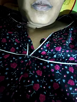 Snapshot of srav43 chatting on November 12, 2025, 4:33 pm srav43 online show from November 12, 2025, 4:33 pm