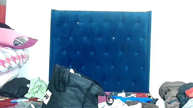 BUNNYCHOWX28 online show from March 19, 2026, 12:32 am