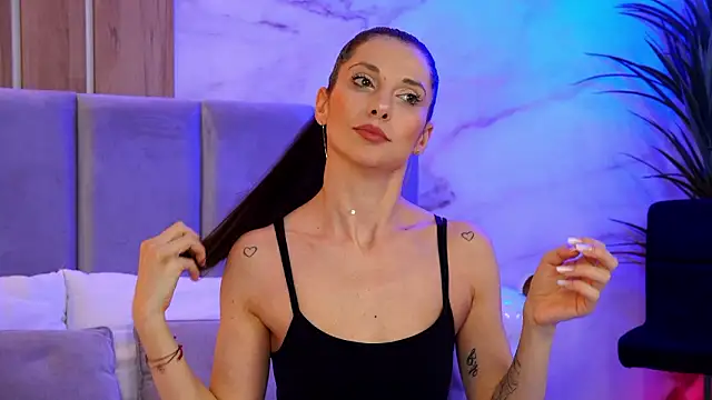 Snapshot of EllyLynn chatting on February 21, 2026, 7:16 pm EllyLynn online show from February 21, 2026, 7:16 pm