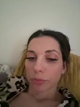 Snapshot of EllyLynn chatting on March 4, 2026, 7:27 am EllyLynn online show from March 4, 2026, 7:27 am