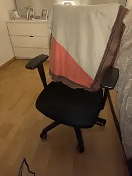 BimannSuedlaender online show from November 19, 2025, 5:46 pm