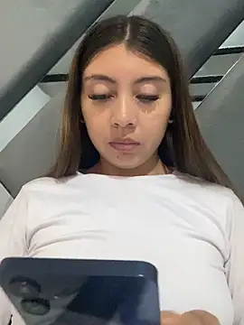 Sara-cooper2 online show from February 11, 2026, 8:31 pm