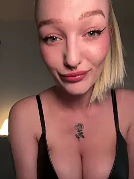 Snapshot of lovecassyrose chatting on March 22, 2026, 9:55 am lovecassyrose online show from March 22, 2026, 9:55 am